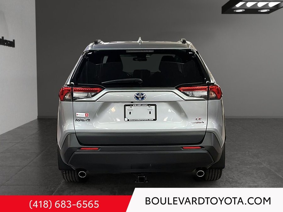 Toyota RAV4 HYBRIDE, LE, AWD 2022 Argent