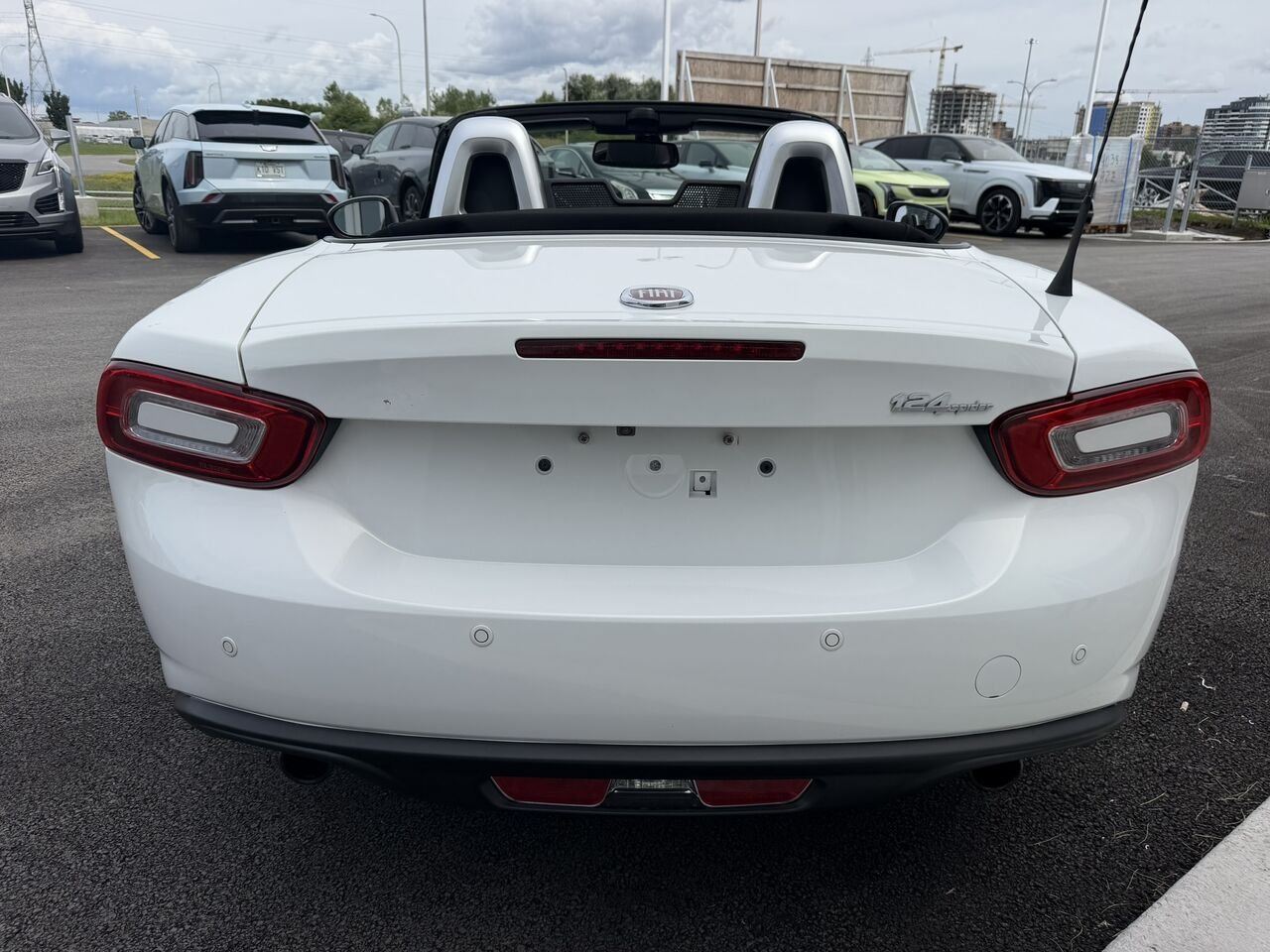 2017 FIAT 124 Spider LUSSO White Laval - photo #8