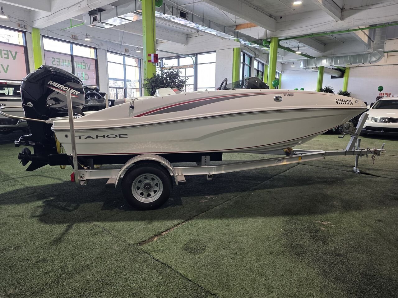 2021 Tahoe T16 White  - photo #7