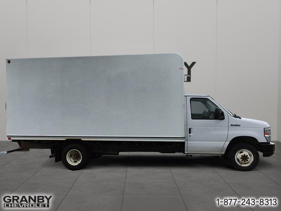 2019 Ford E-Series Cutaway 2019 White