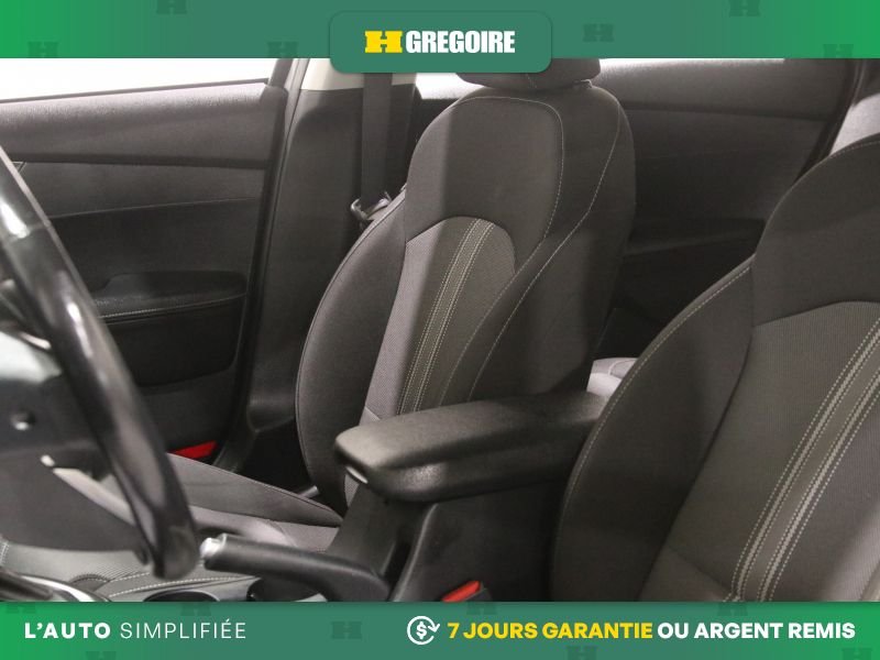 2022 Kia Forte Silver Blainville - photo #13