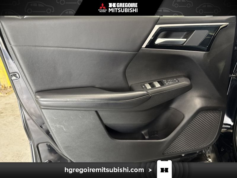 Mitsubishi Outlander MR4634 | LE Premium *AWD Mags *A partir 0.9%* Carplay 2022 Noir Laval - photo #12