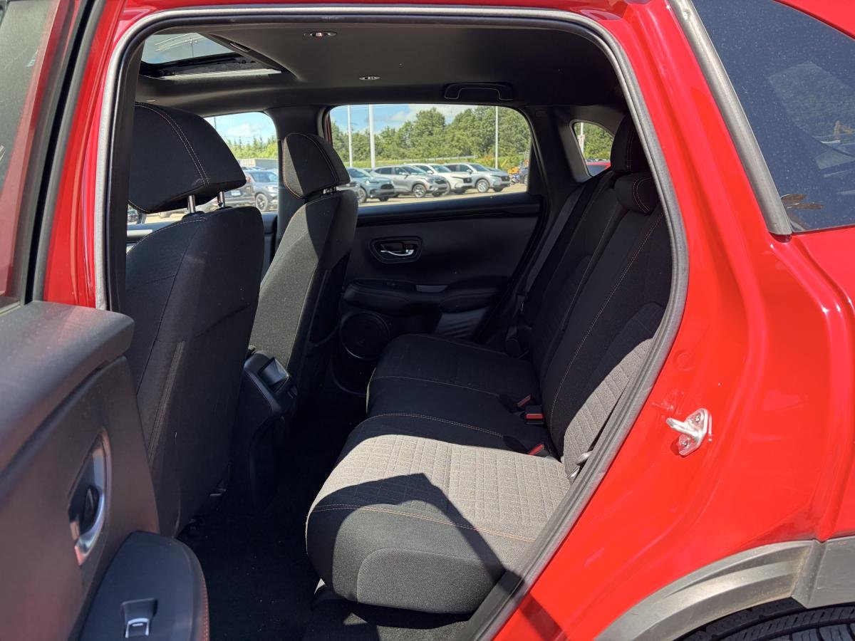 2023 Honda HR-V Red  - photo #7