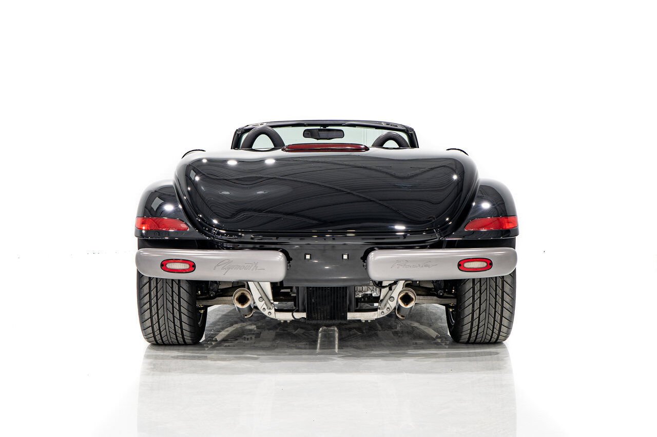 Plymouth Prowler Desirable Black Colour with only 7,611KM (4756mi) from new **PRICE IN USD** 1999 Noir Montréal - photo #57