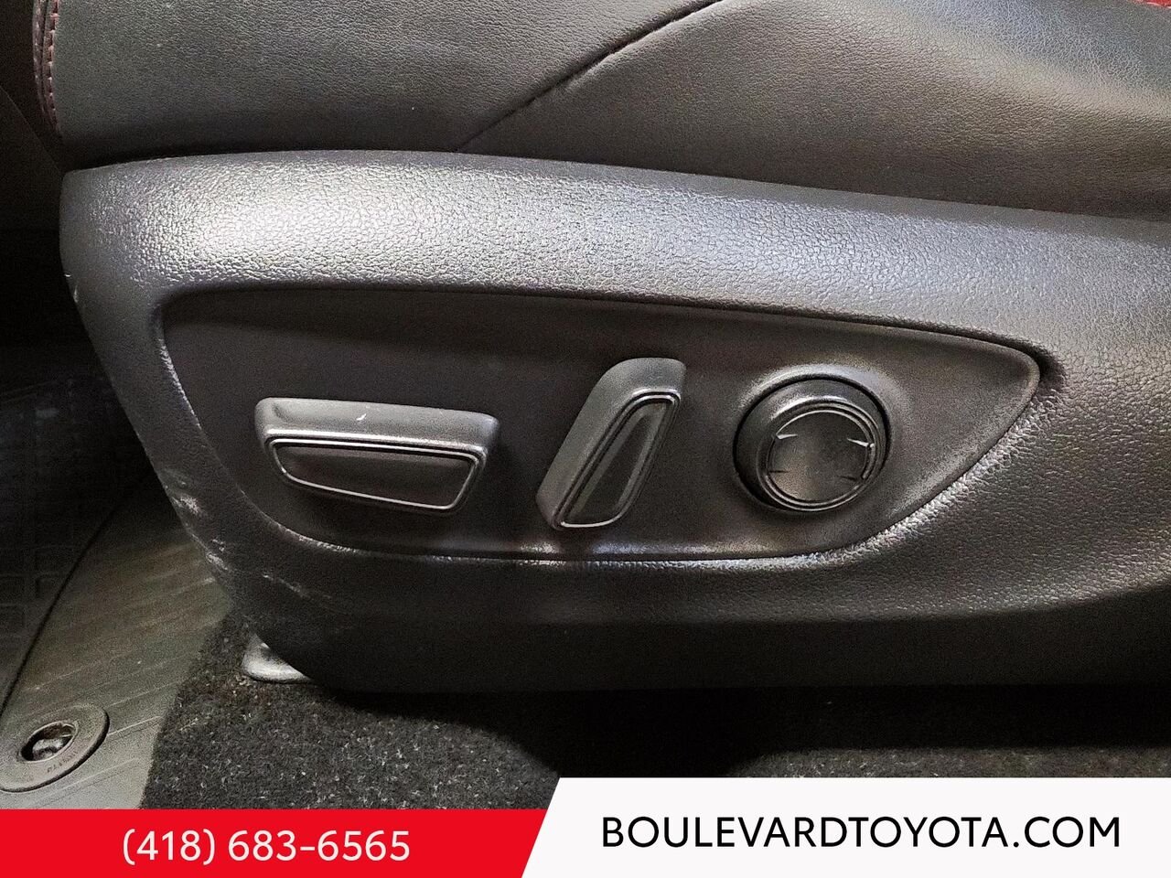 2023 Toyota RAV4 Prime 100244A-73 | XSE, AWD White Québec - photo #9