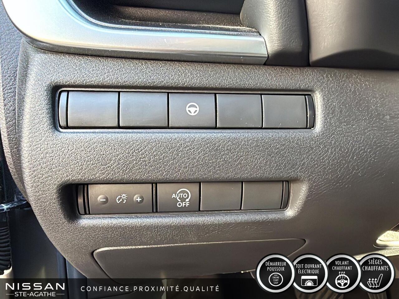 Nissan Rogue SV TI | 1 PROPRIÉTAIRE | TOIT OUVRANT PANORAMIQUE | CAMÉRA 360° | CARPLAY 2023 Gris Saint-Jérôme - photo #17