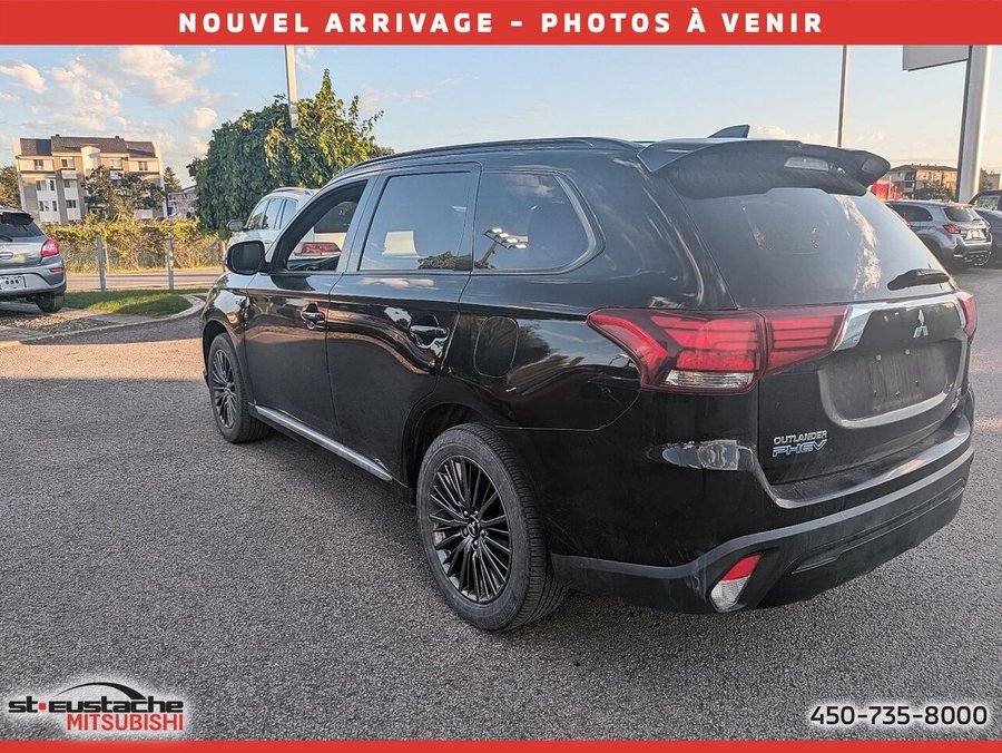 Mitsubishi Outlander PHEV Black Edition Traction Intégrale-cuir-toit ouvrant-sièges et volant chauffants 2022 Noir