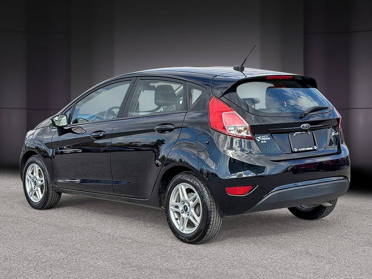 2018 Ford Fiesta 3FADP4EJ3JM123012 Black Mirabel - photo #2