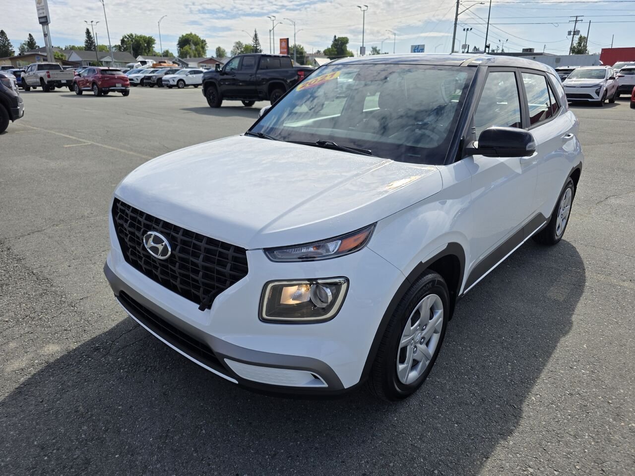 2021 Hyundai Venue Essential IVT avec couleur deux tons White Rouyn-Noranda - photo #0