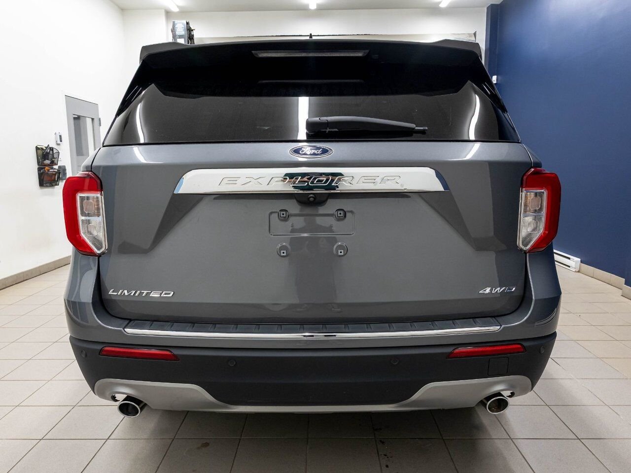 Ford Explorer LIMITED 4WD *TOIT* CUIR *CAM 360* B&O *SIEGES VENT 2023 Gris Saint-Jérôme - photo #8