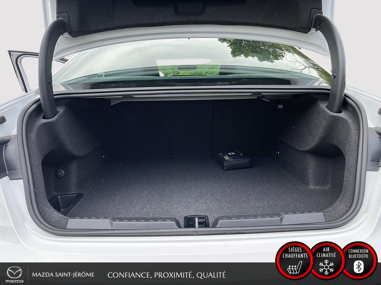 2025 Audi A3 berline White Ste-Agathe des Monts - photo #23