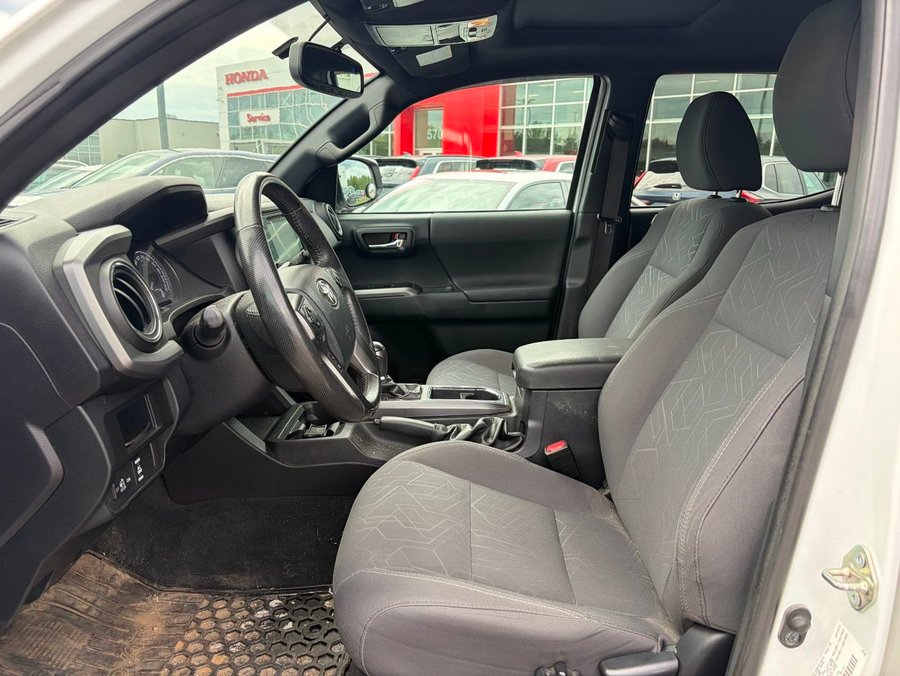 Toyota TACOMA DBL CAB SR5/TRD 2016 2016 Blanc