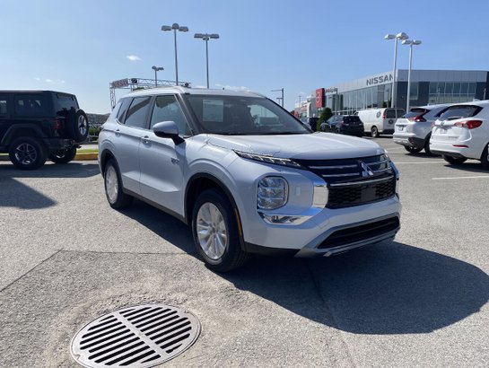2026 Mitsubishi Outlander Plug-In Hybrid SE S-AWC utilitaire sport TI White Diamond Premium Finish