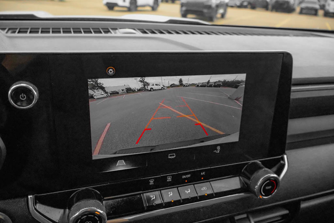 2024 Chevrolet Colorado 4WD Crew Cab WT White Sherwood Park - photo #23