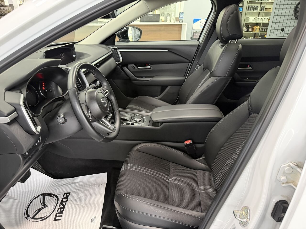 Mazda CX-50 hybride 2025 Blanc Lac Mégantic - photo #9