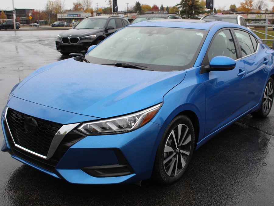 Nissan Sentra SV toit ouvrant cruise adapt sieges chauffants 2023 Bleu