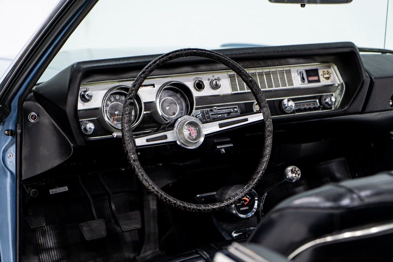 Oldsmobile 442 PRIX EN USD | Matching# 400cu.in. 4-Speed 1966 Bleu Montréal - photo #10