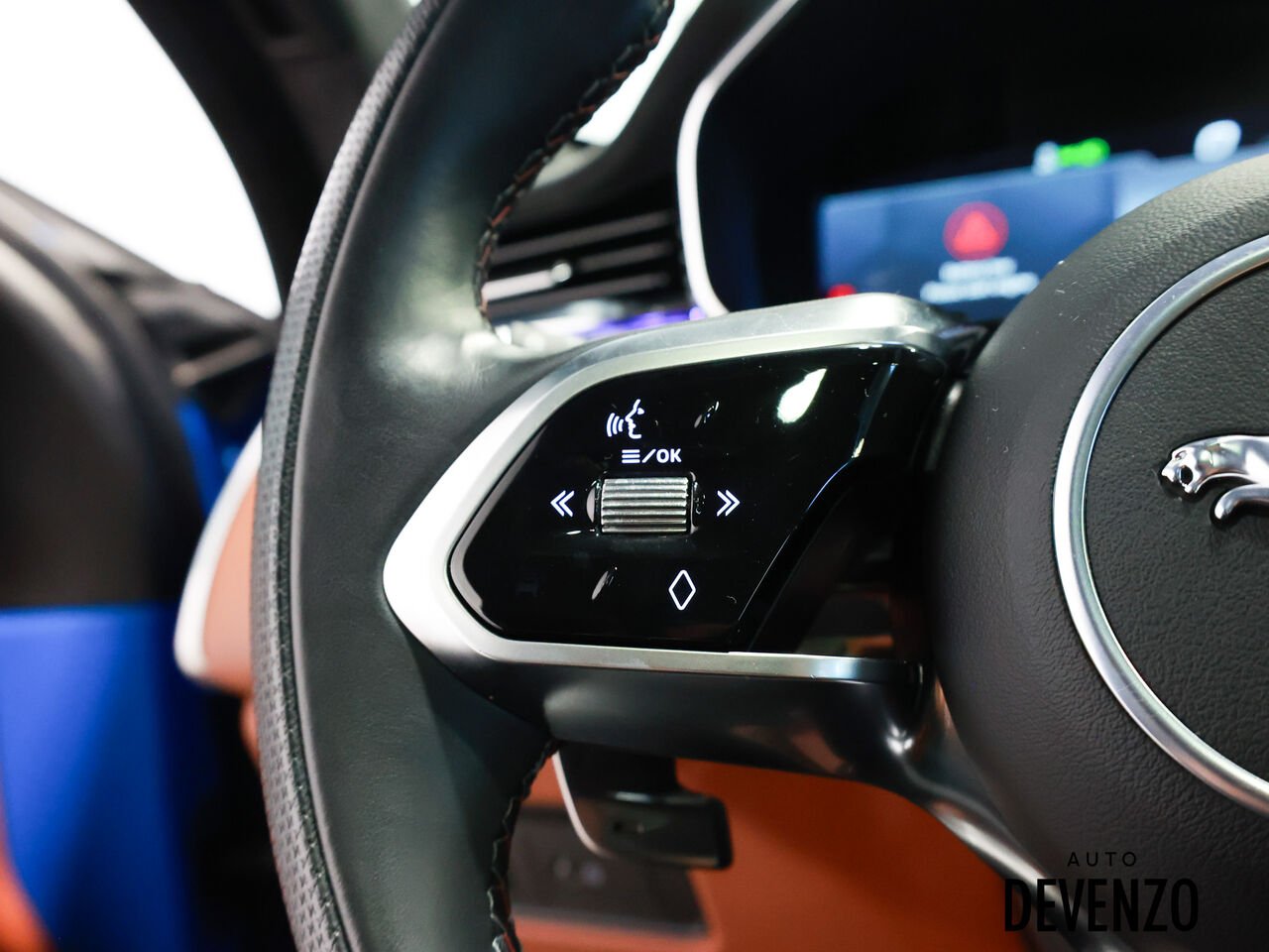 Jaguar F-PACE 2023 Bleu Saint-Eustache - photo #14