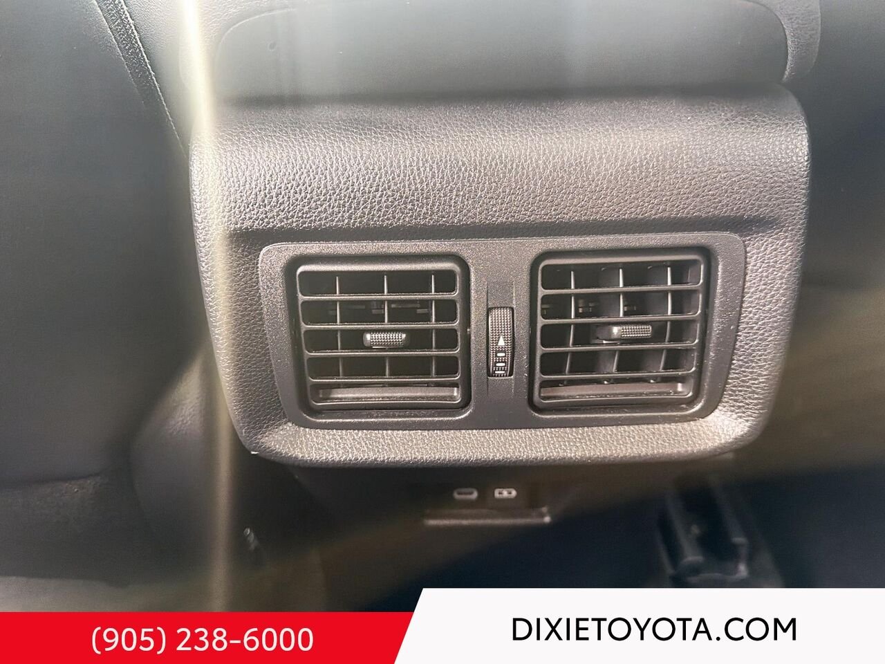 2023 Toyota Venza Hybrid Limited AWD / CLEAN CARFAX / HEATED AND VENTILATED SEATS / MOONROOF / ALLOY WHEELS / CARPLAY AND ANDROID AUTO Grey Mississauga - photo #19