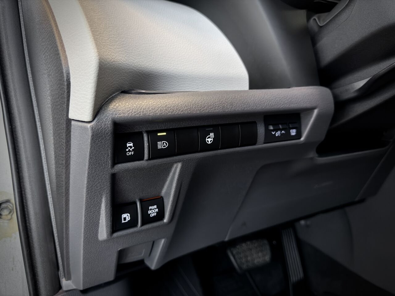 2022 Toyota Sienna Silver Notre-Dame-des-Prairies - photo #20