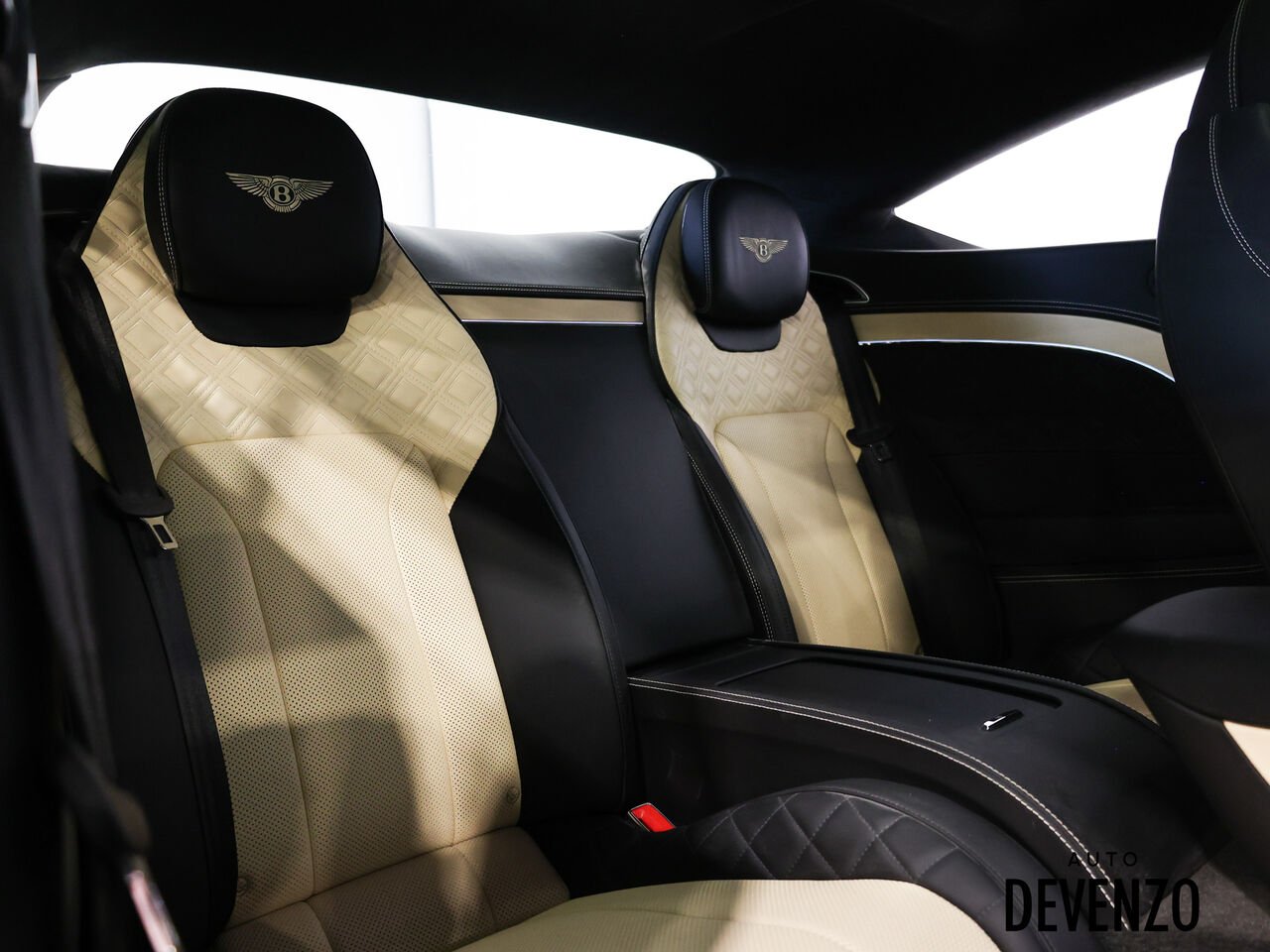 2023 Bentley Continental Blue Saint-Eustache - photo #8
