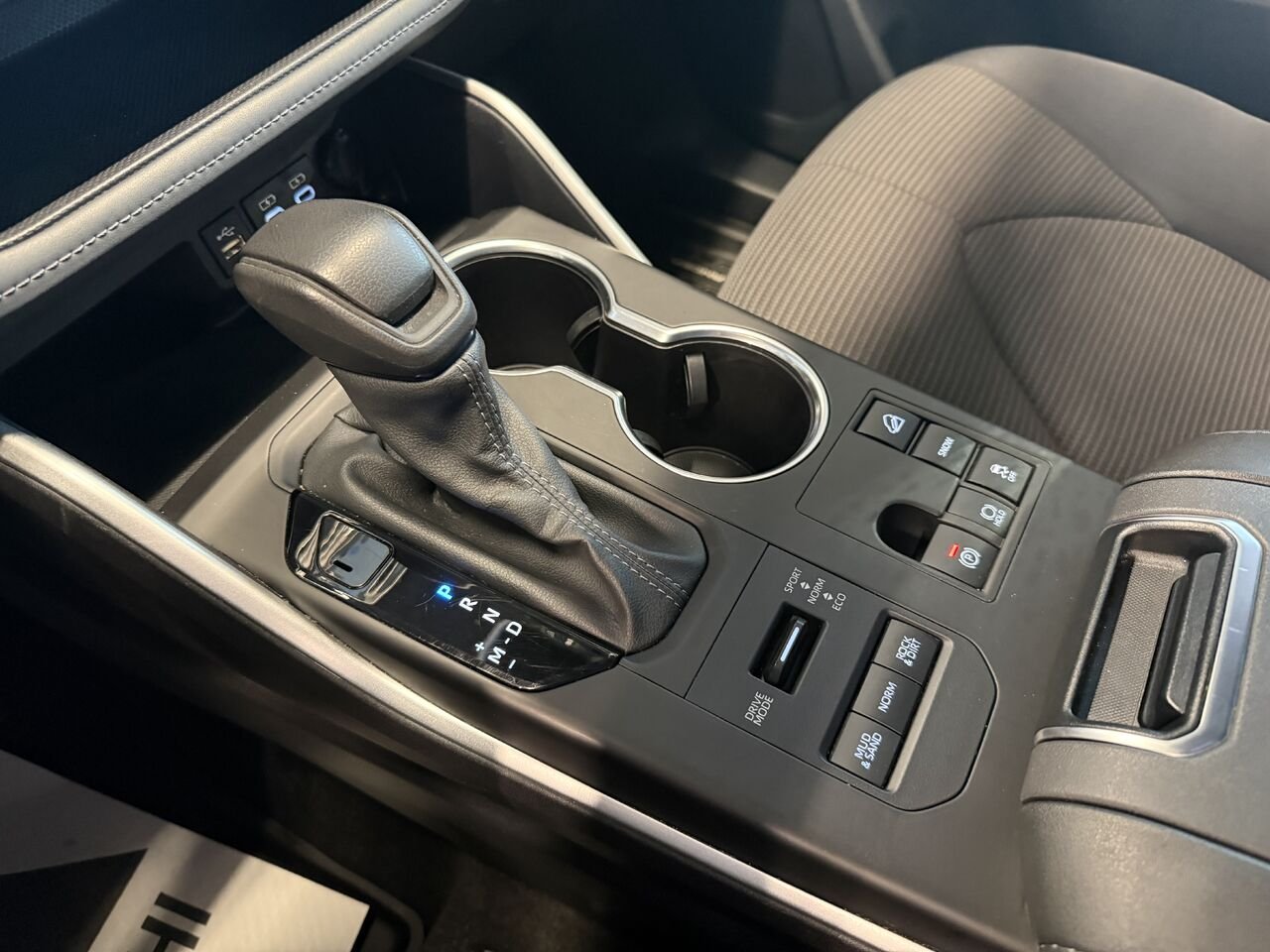 2024 Toyota Highlander Black Saint-Eustache - photo #19