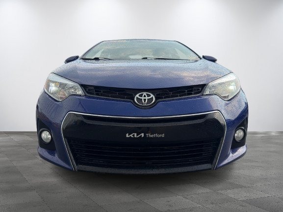 Toyota Corolla 2016 Bleu Thetford Mines - photo #1