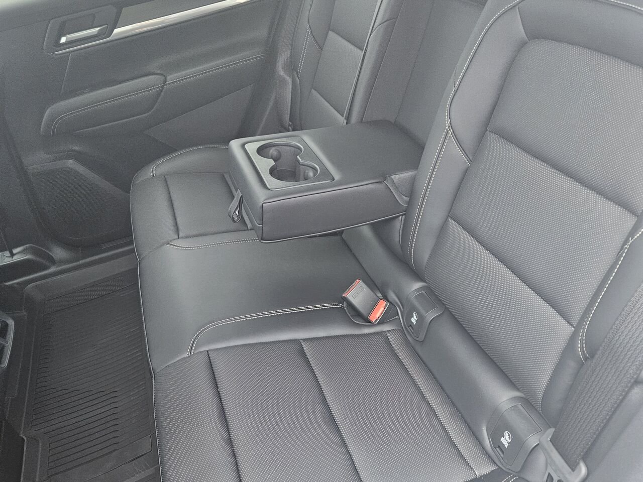 GMC Terrain Élévation 4 portes TI 2027 Blanc sommet Thetford Mines - photo #8