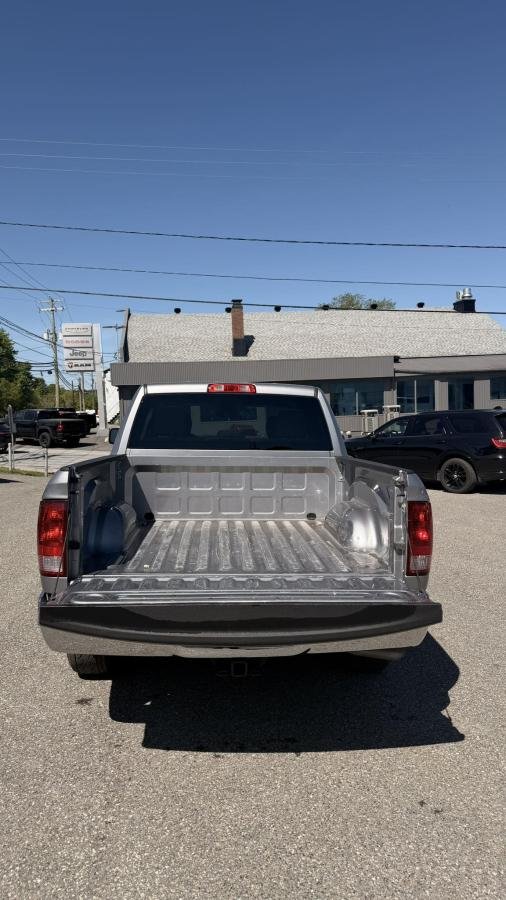 2023 RAM 1500 Classic Grey Nantes - photo #7