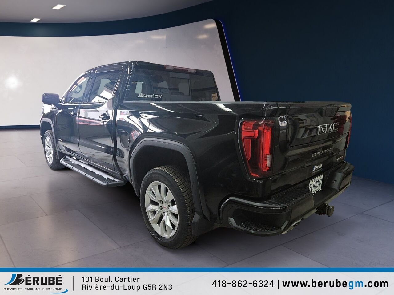 GMC SIERRA 1500 CREW CAB 4WD AT4 6.2 2022 Noir Rivière-du-Loup - photo #1