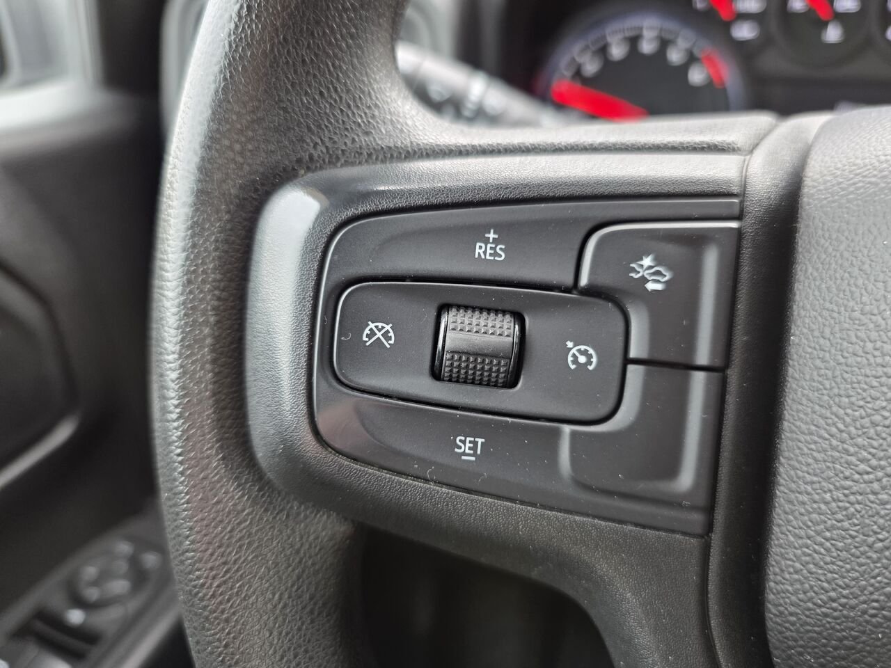 2022 Chevrolet Silverado 1500 Custom 4X4 White Mont-Laurier - photo #22
