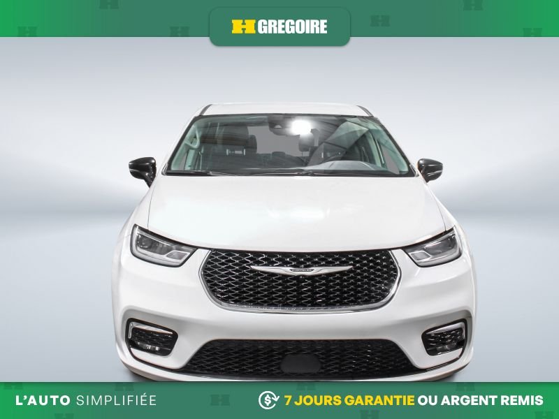 2024 Chrysler Pacifica White Laval - photo #1