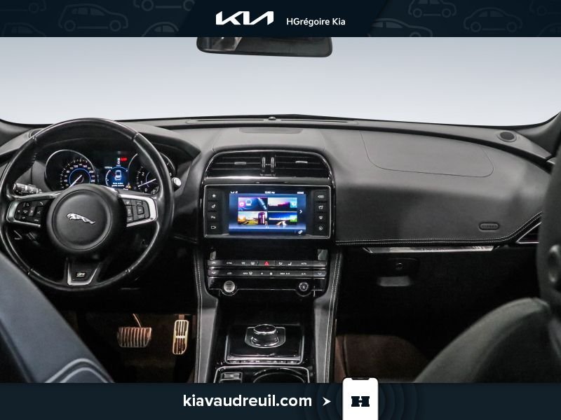 Jaguar F-PACE 2017 Noir Blainville - photo #16