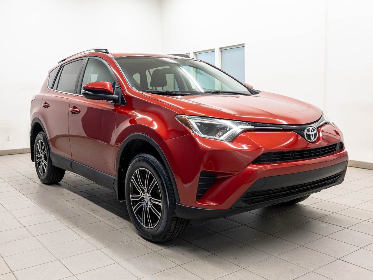 Toyota RAV4 LE *SIÈGES CHAUFF* BLUETOOTH CAMÉRA A/C USB 2016 Rouge Saint-Jérôme - photo #8