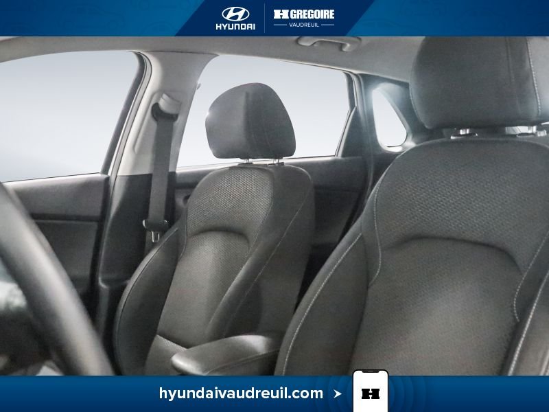 2020 Hyundai Elantra Silver Laval - photo #13