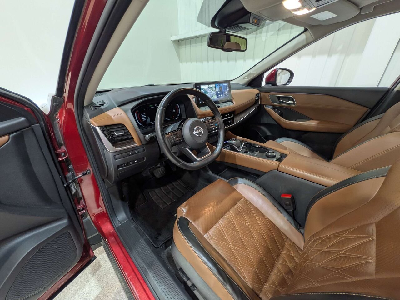 2024 Nissan Rogue AWD Platinum Red Val-David - photo #10