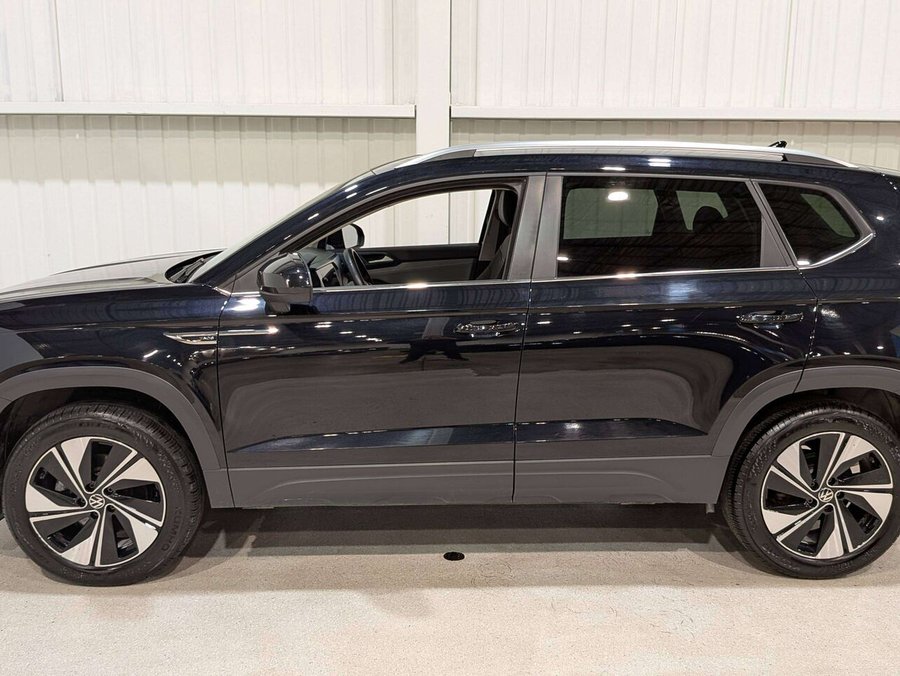 2024 Volkswagen Taos Comfortline 4MOTION Black