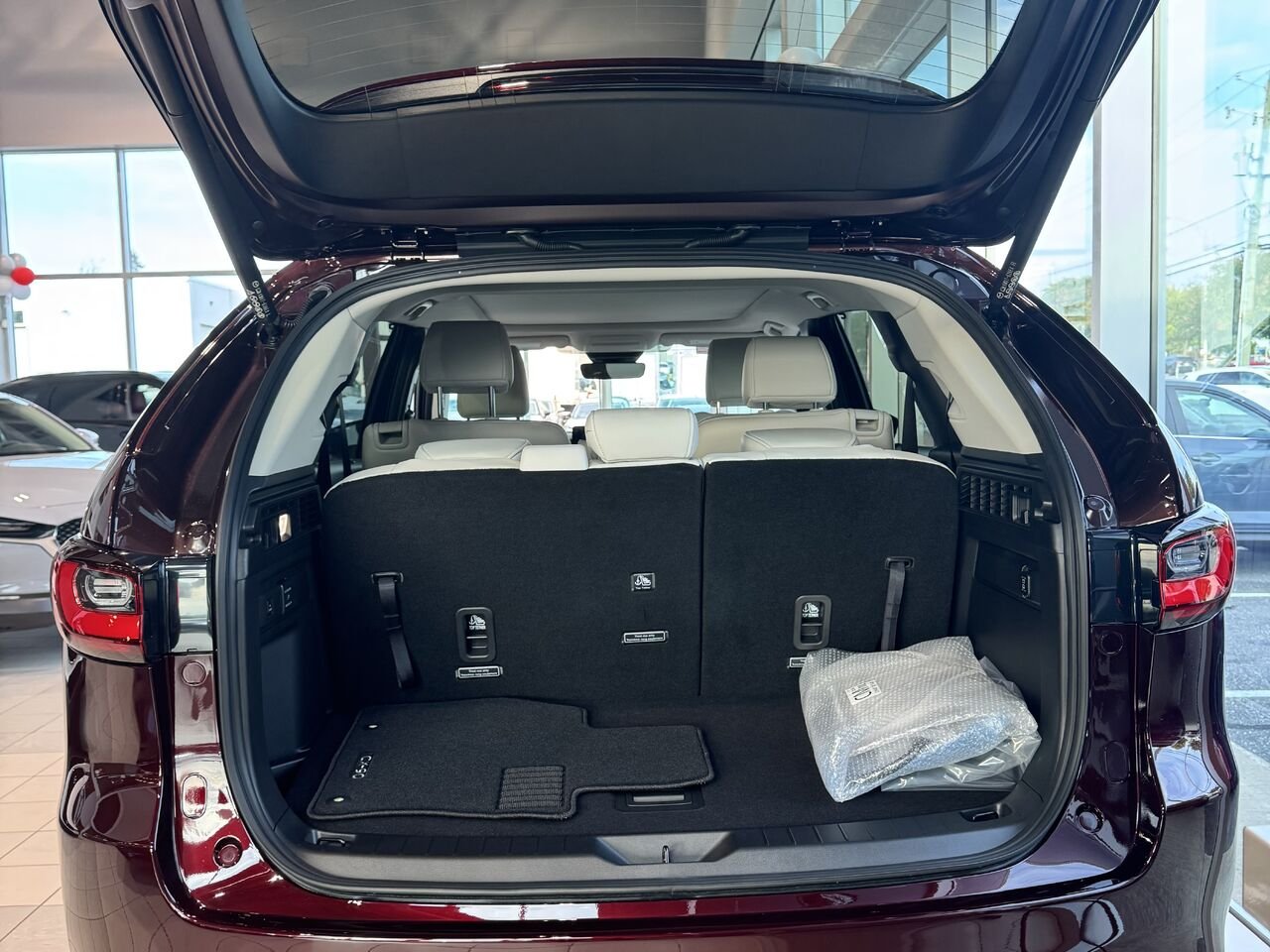 MAZDA CX-90 hybride rechargeable 2025 Rouge artisanal cristal métallisé Ste-Marie - photo #3
