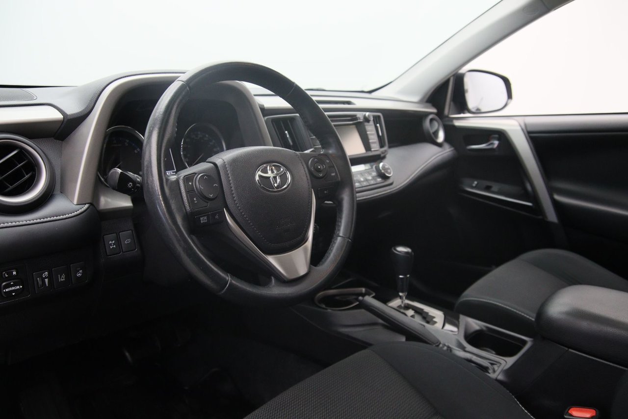Toyota RAV4 XLE 2018 Gris Baie-Comeau - photo #6