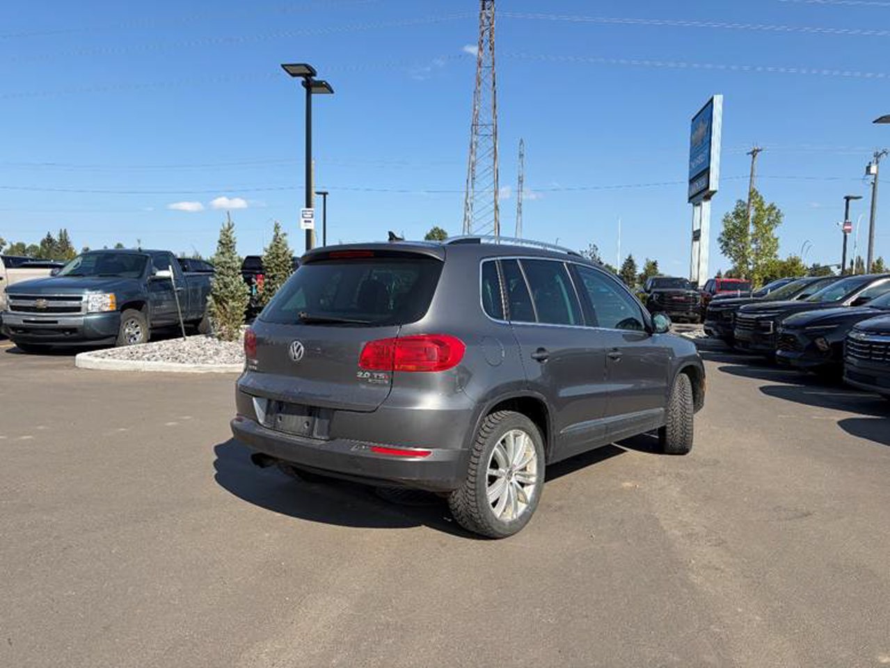 2015 Volkswagen Tiguan 4MOTION 4dr Auto Trendline Pepper Gray Metallic Sherwood Park - photo #4