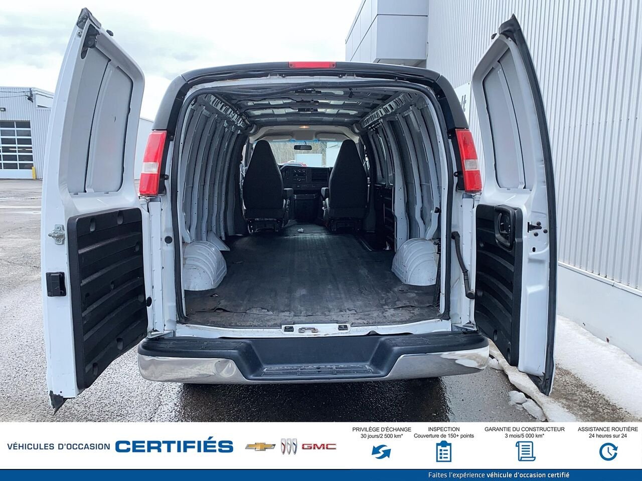 2019 GMC Savana Cargo Van Traction arrière 2500 155 po White Montmagny - photo #6