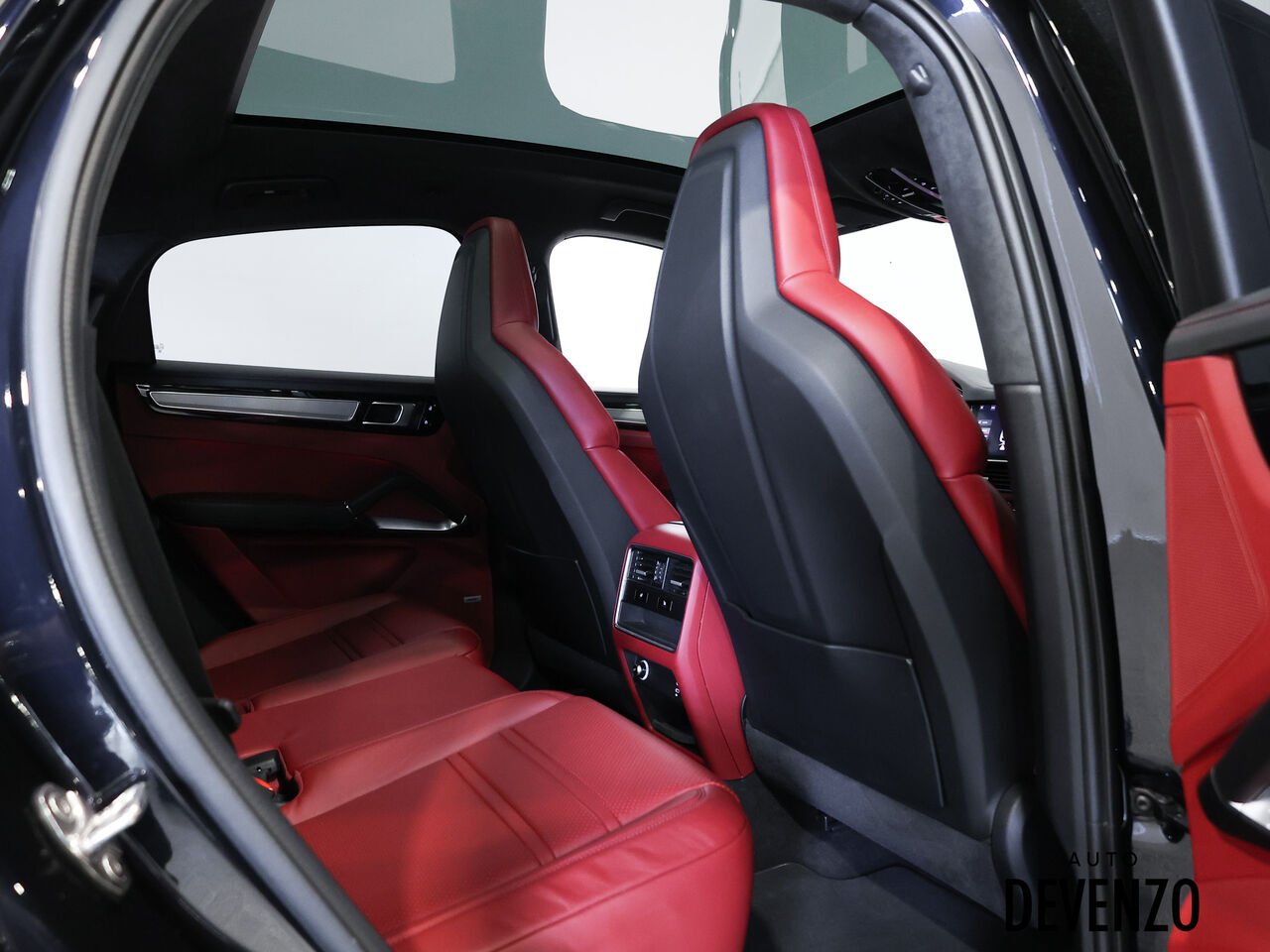 2020 Porsche Cayenne Black Saint-Eustache - photo #23