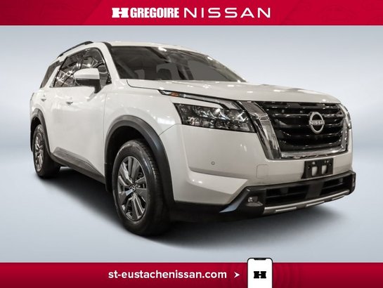 2024 Nissan Pathfinder SV Moonroof APPLE CARPLAY MAGS AWD White