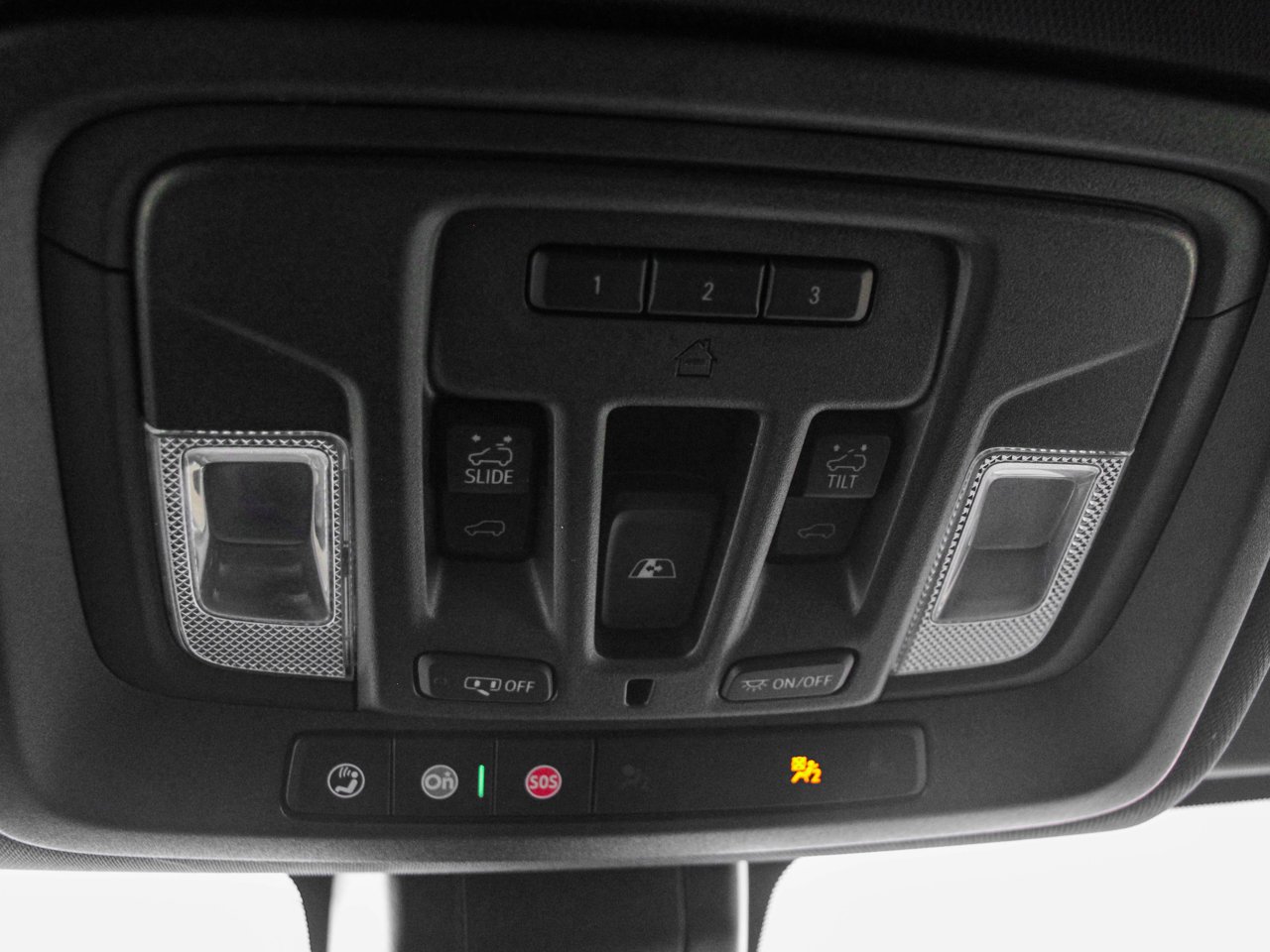 2022 GMC Sierra 3500HD 4WD Crew Cab 159 AT4 White Sherwood Park - photo #28