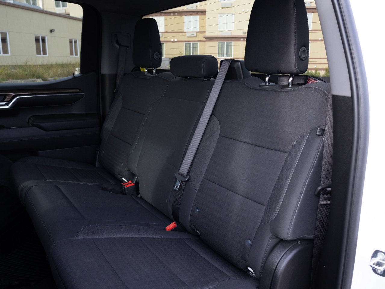 2024 Chevrolet Silverado 1500 4WD Crew Cab 147 RST White Sherwood Park - photo #26