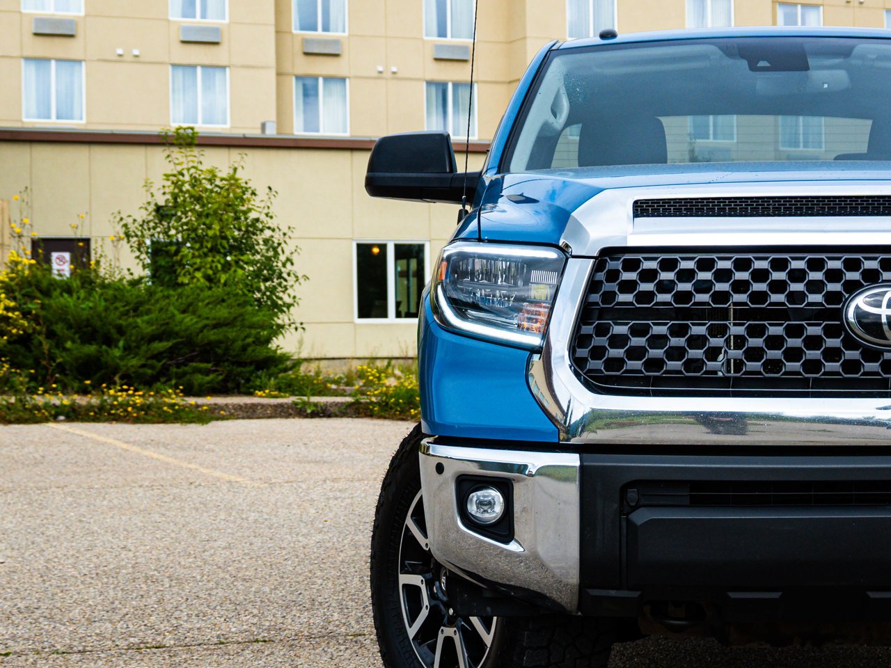 2019 Toyota Tundra 4x4 Crewmax SR5 Plus 5.7L Blue Sherwood Park - photo #5