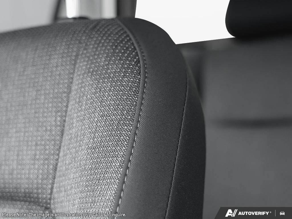 Toyota RAV4 LE TI 2026 Nuage orageux Sherbrooke - photo #18