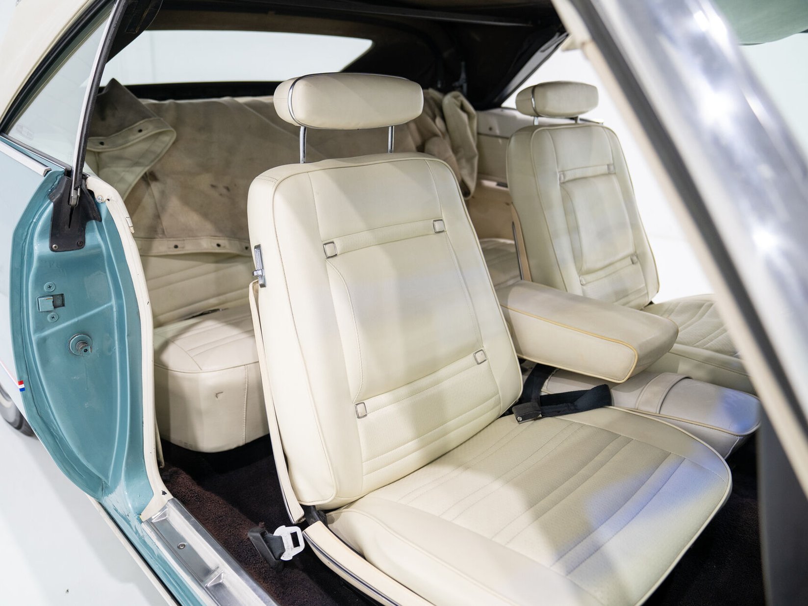 1969 Chrysler 300 Blue Montreal - photo #8