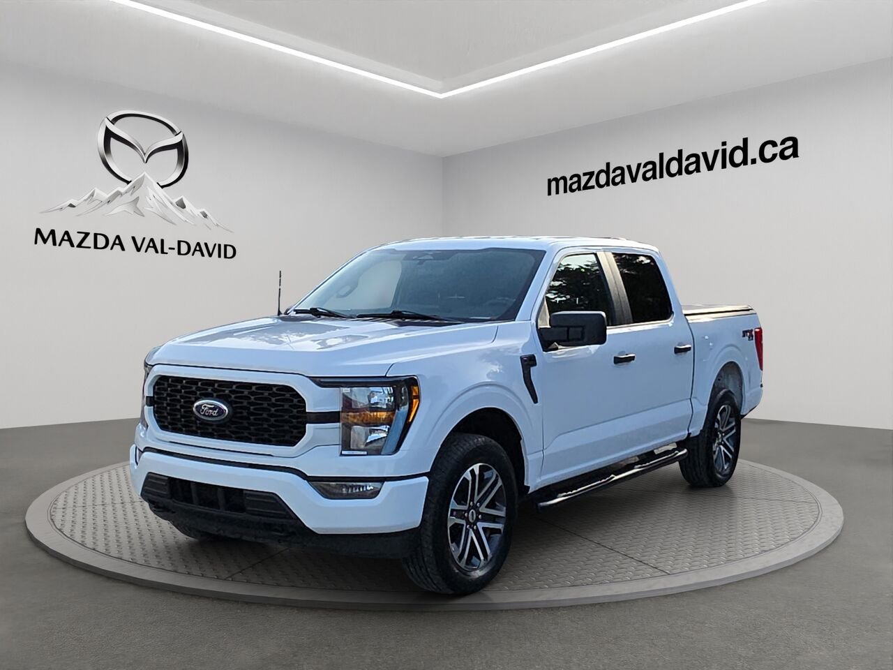 Ford F-150 2023 Blanc Val-David - photo #0