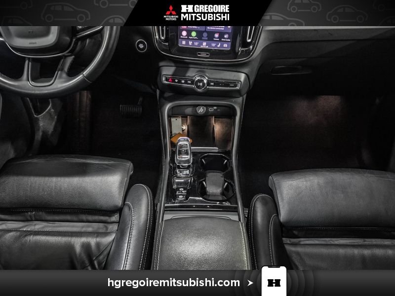 2023 Volvo XC40 Black Laval - photo #25